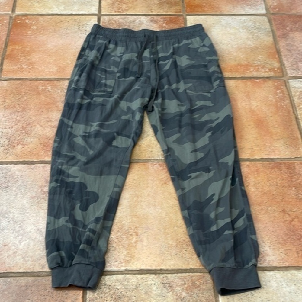 Splendid elastic waist pull on jogger Medium